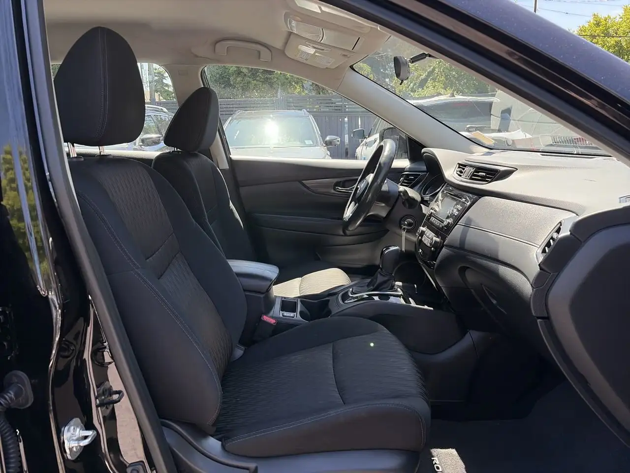 Nissan Rogue photo Nissan Rogue