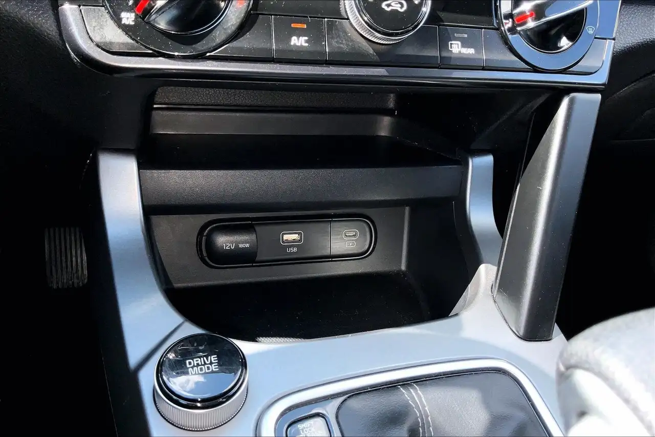 Kia Seltos снимка Kia Seltos