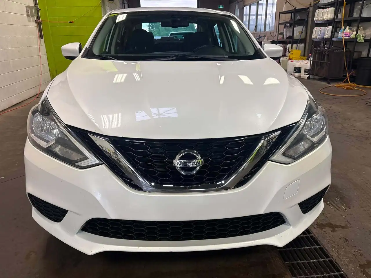 Nissan Sentra снимка Nissan Sentra