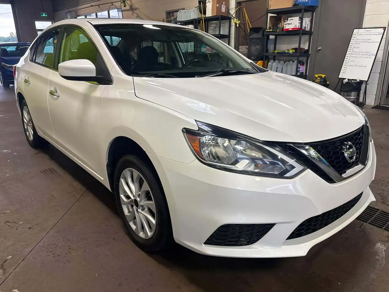 Nissan Sentra снимка Nissan Sentra