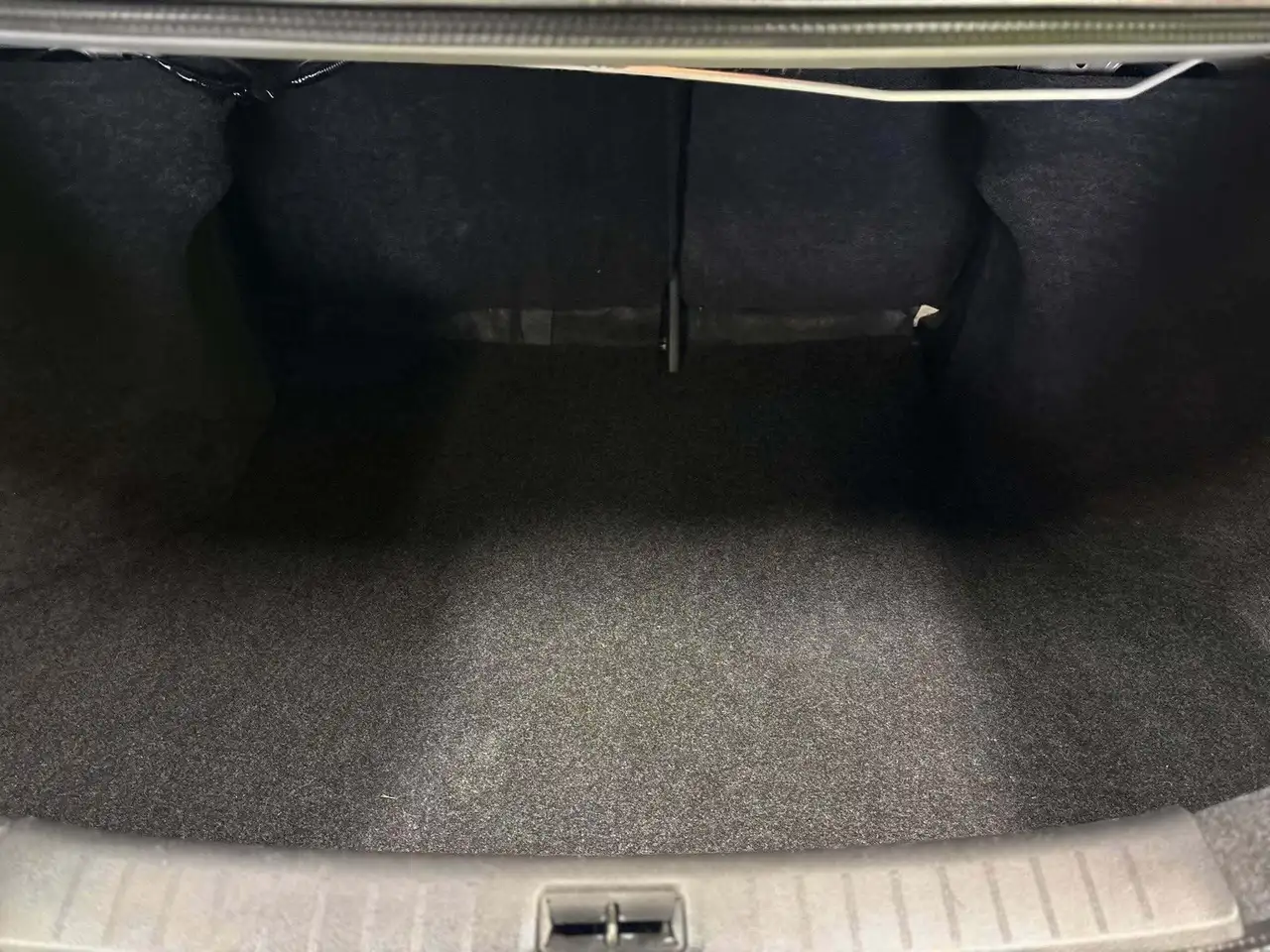Nissan Sentra снимка Nissan Sentra