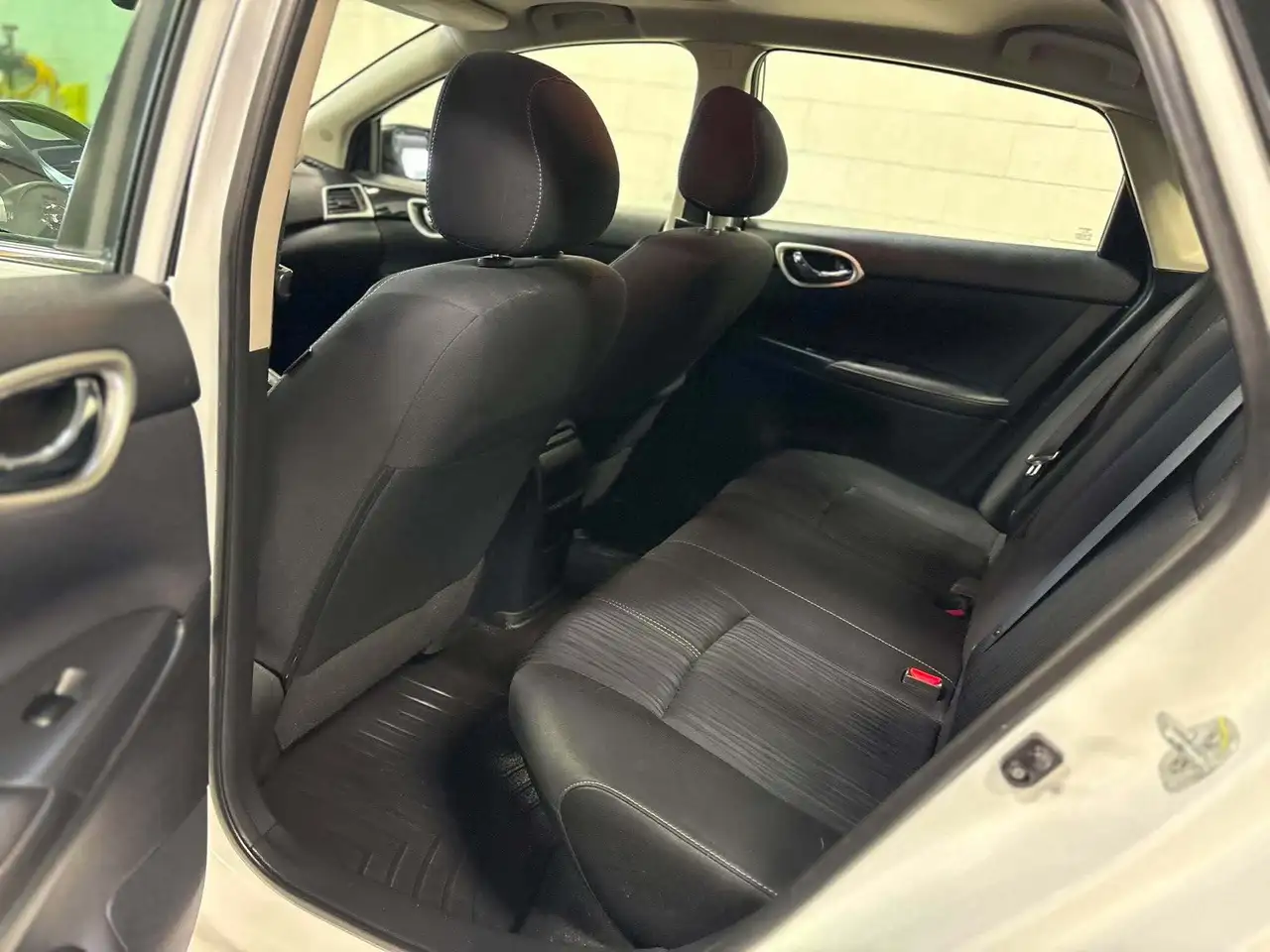 Nissan Sentra снимка Nissan Sentra