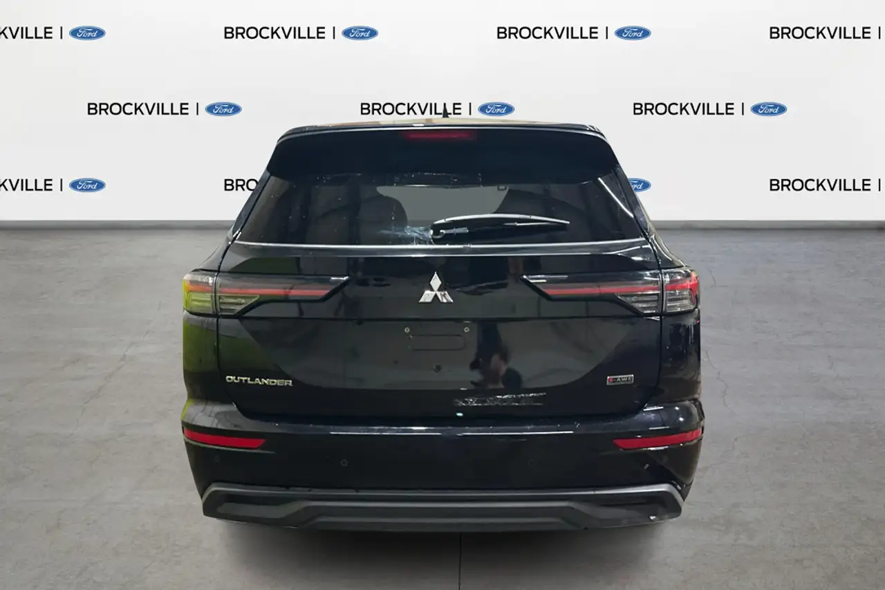 Mitsubishi Outlander снимка Mitsubishi Outlander