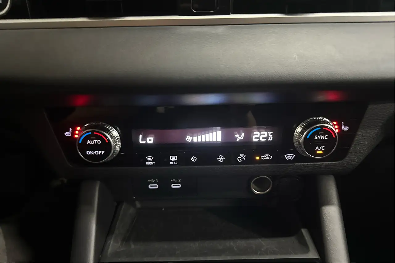 Mitsubishi Outlander снимка Mitsubishi Outlander