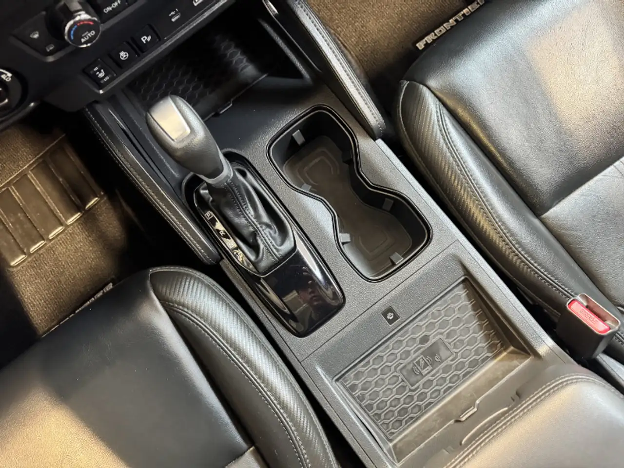 Nissan Frontier снимка Nissan Frontier