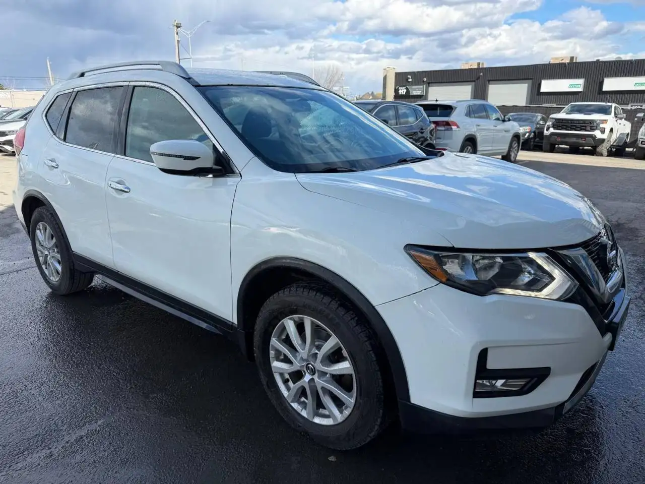 Nissan Rogue снимка Nissan Rogue