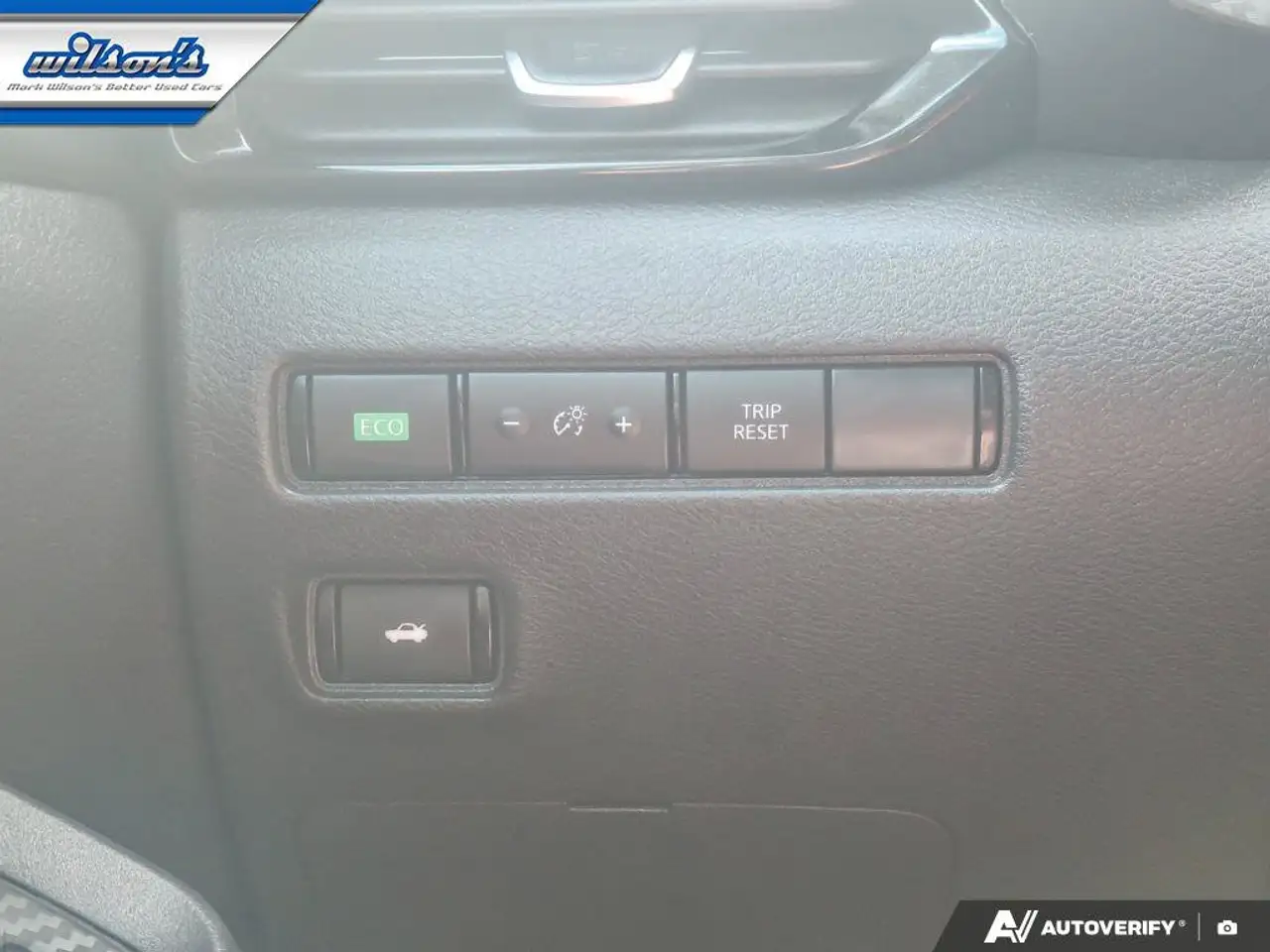 Nissan Sentra fotografie Nissan Sentra