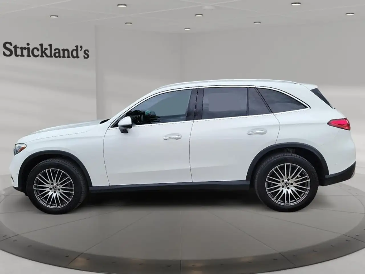 Mercedes-Benz GLC снимка Mercedes-Benz GLC