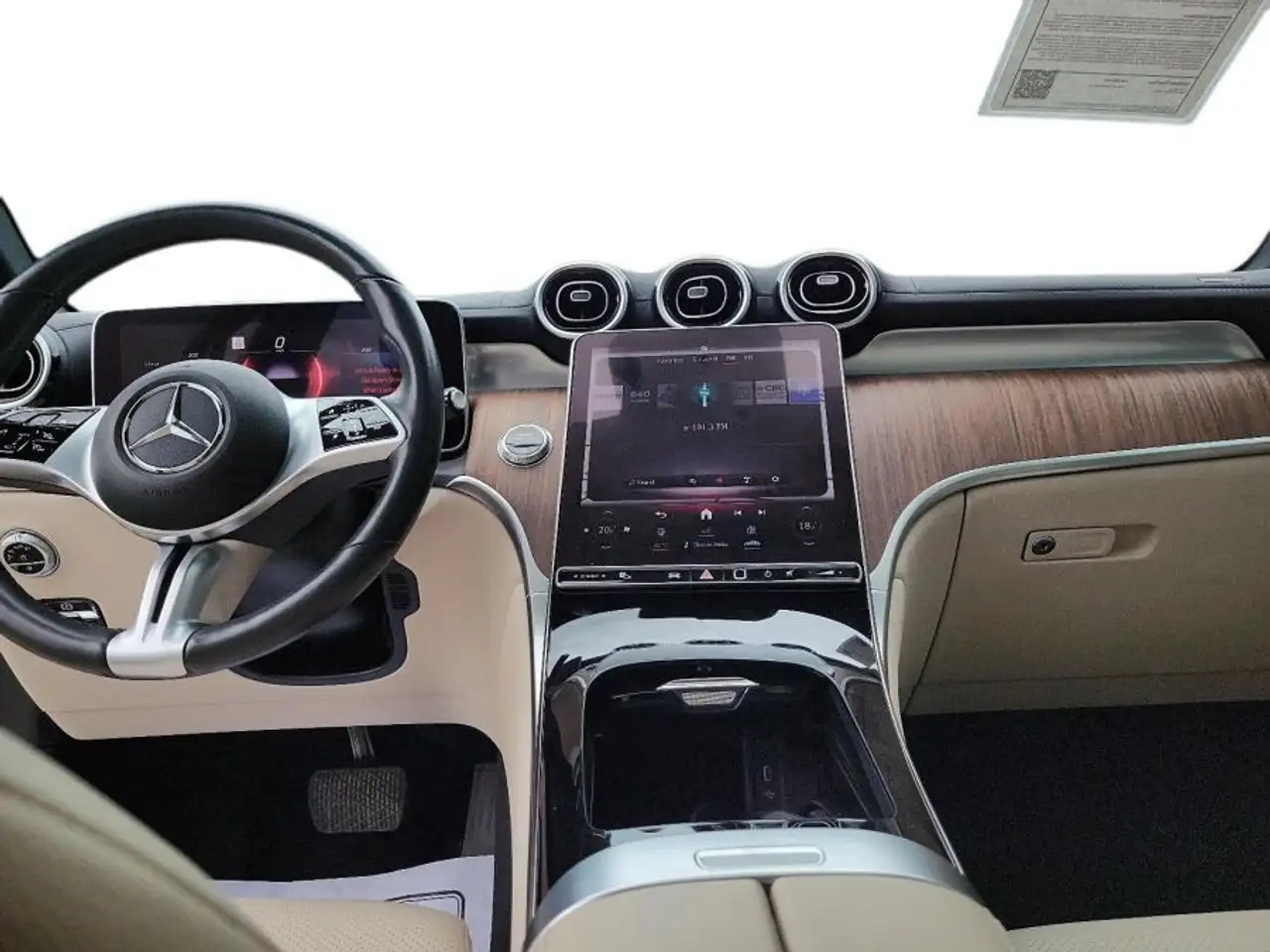 Mercedes-Benz GLC снимка Mercedes-Benz GLC