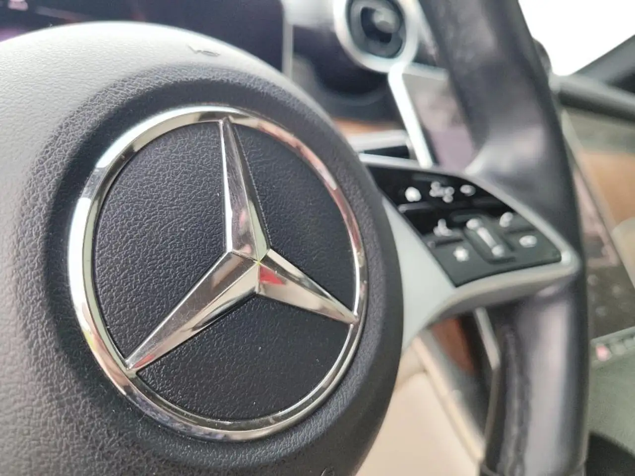 Mercedes-Benz GLC снимка Mercedes-Benz GLC