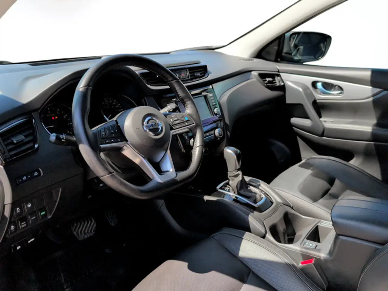 Nissan Qashqai снимка Nissan Qashqai