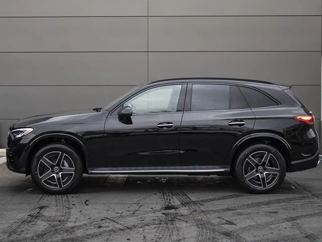 Mercedes-Benz GLC photo Mercedes-Benz GLC