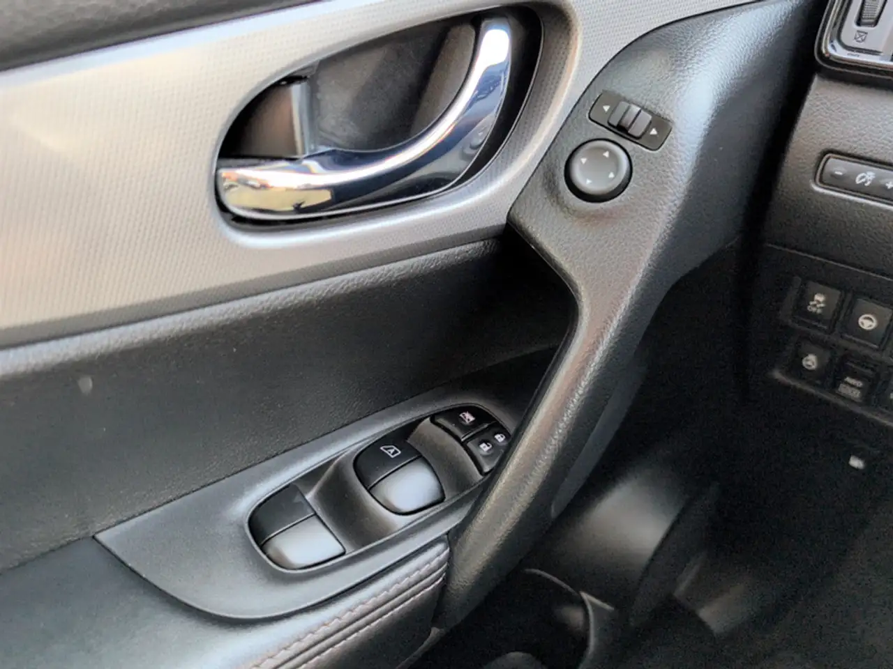 Nissan Qashqai снимка Nissan Qashqai