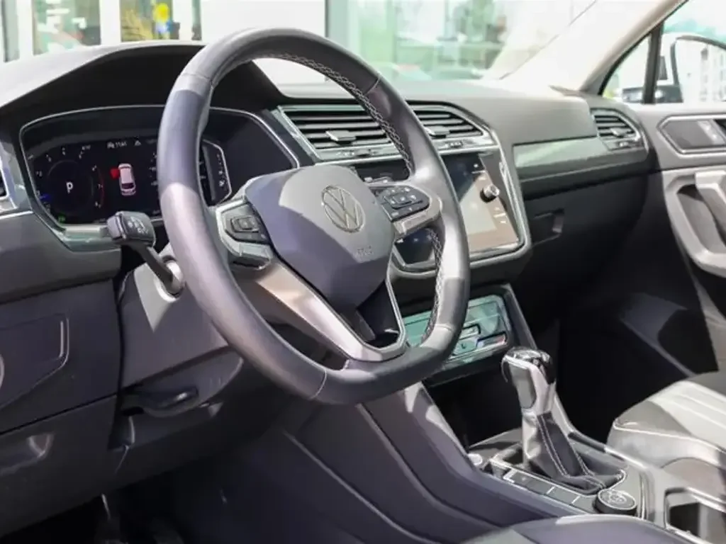 Volkswagen Tiguan снимка Volkswagen Tiguan
