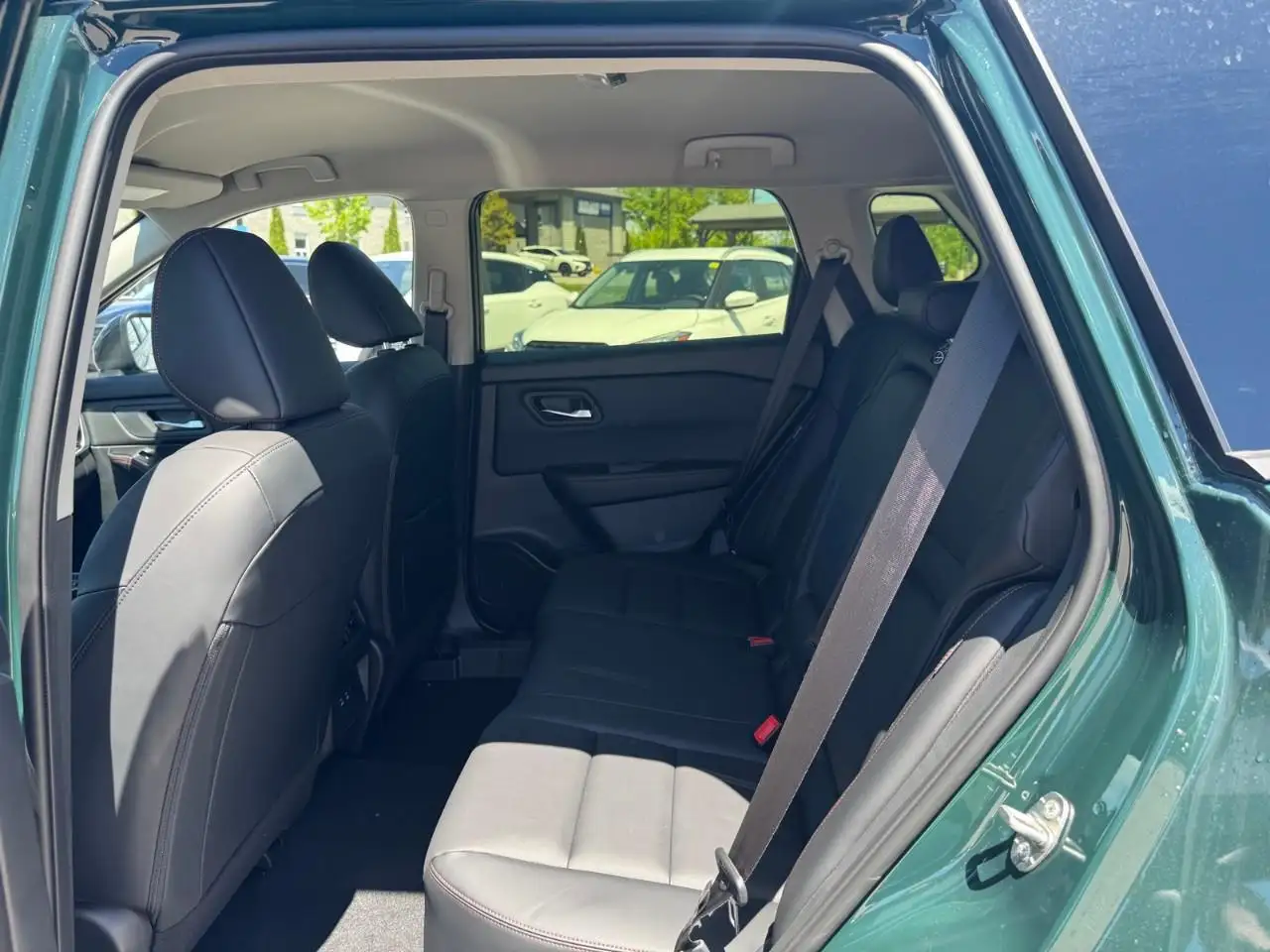 Nissan Rogue снимка Nissan Rogue