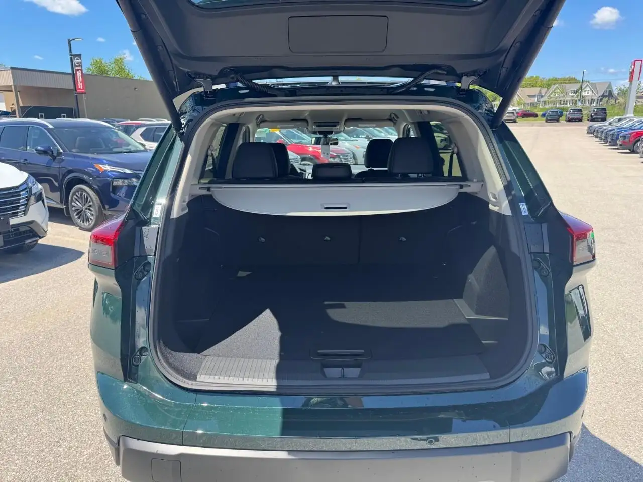 Nissan Rogue снимка Nissan Rogue