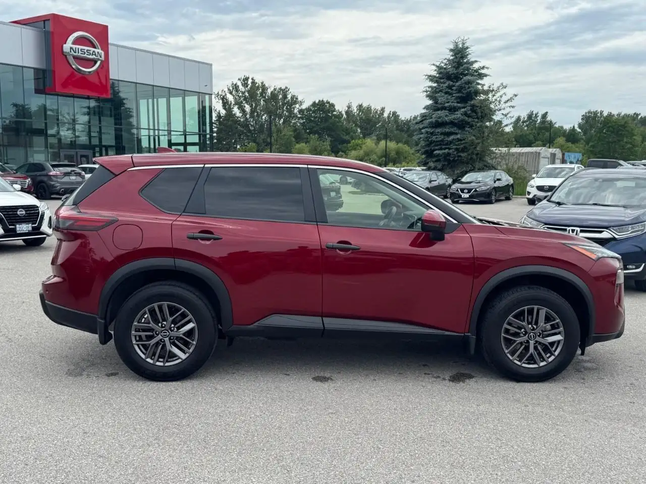 Nissan Rogue снимка Nissan Rogue