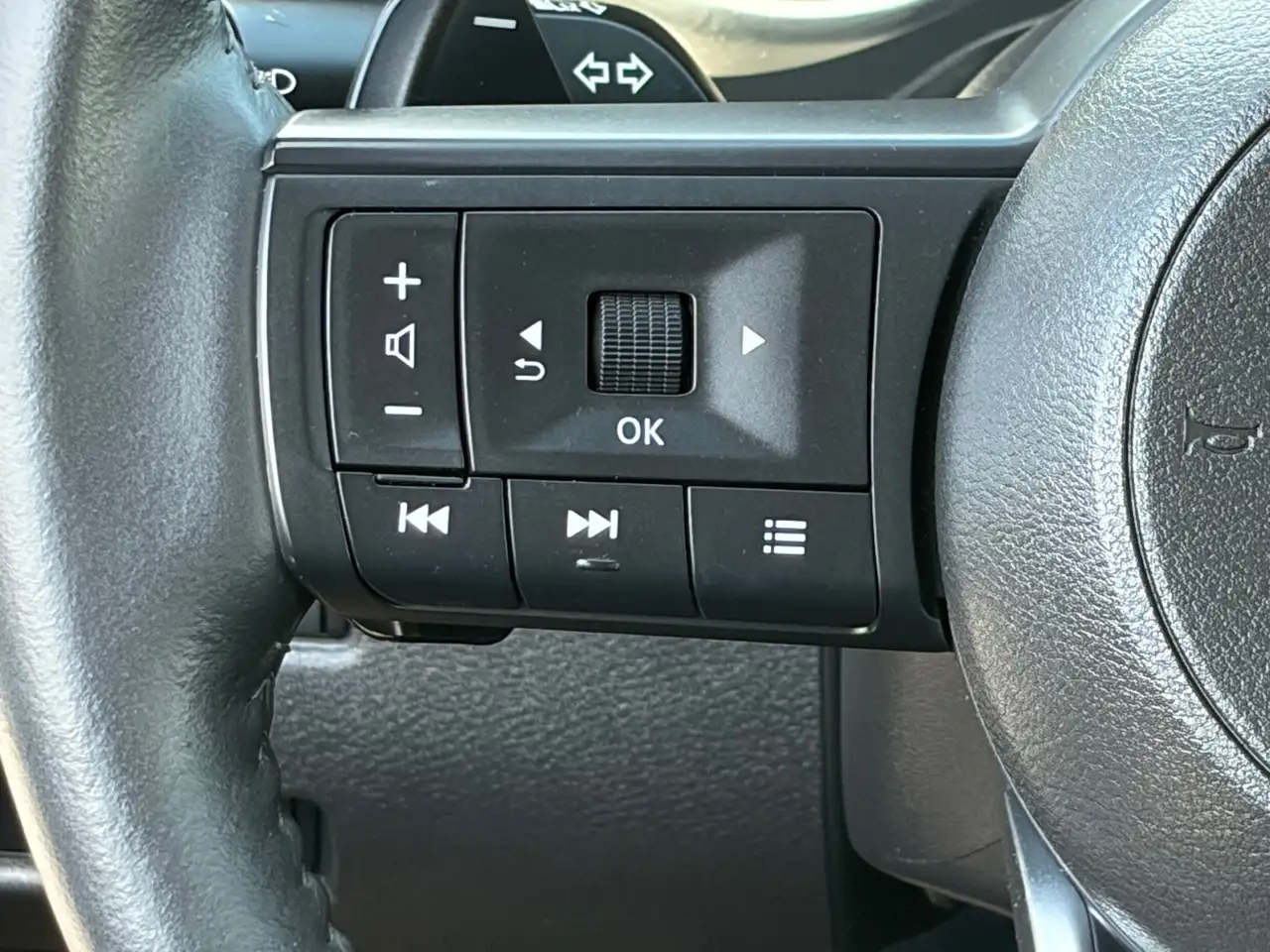 Nissan Rogue fotografie Nissan Rogue