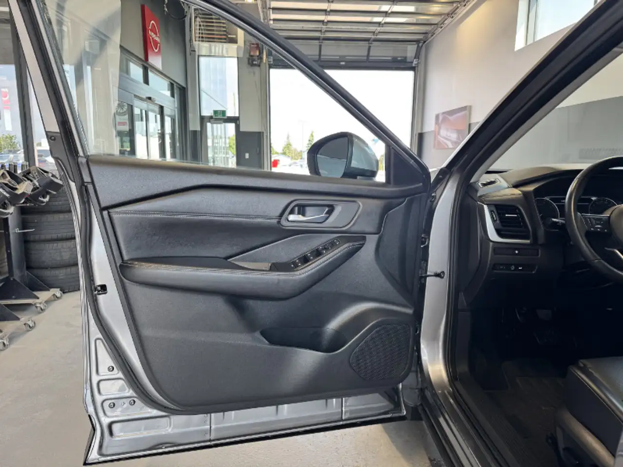 Nissan Rogue снимка Nissan Rogue