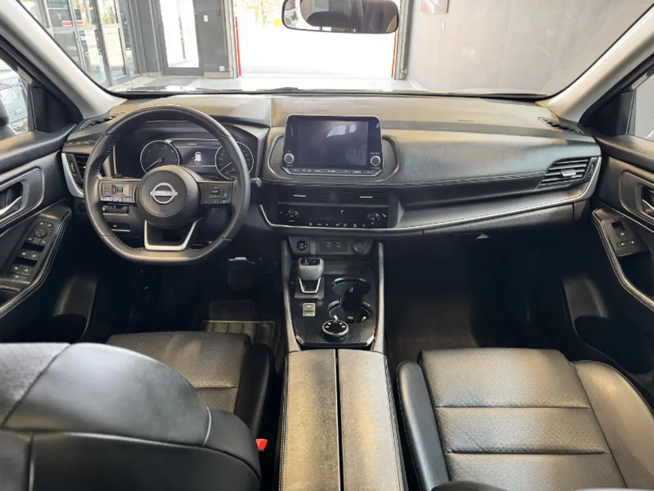 Nissan Rogue снимка Nissan Rogue