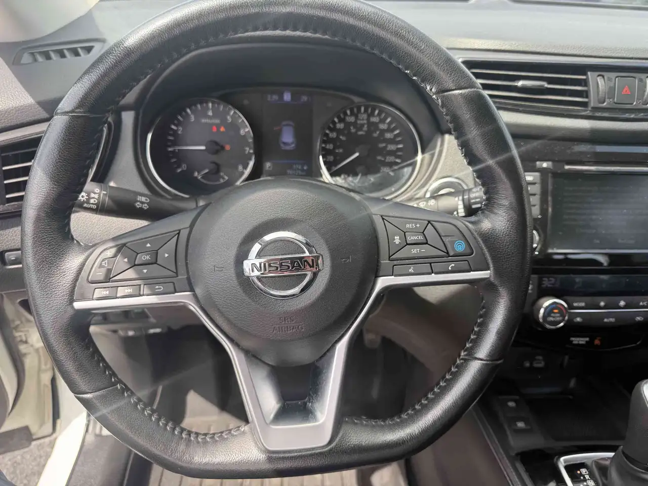 Nissan Qashqai снимка Nissan Qashqai