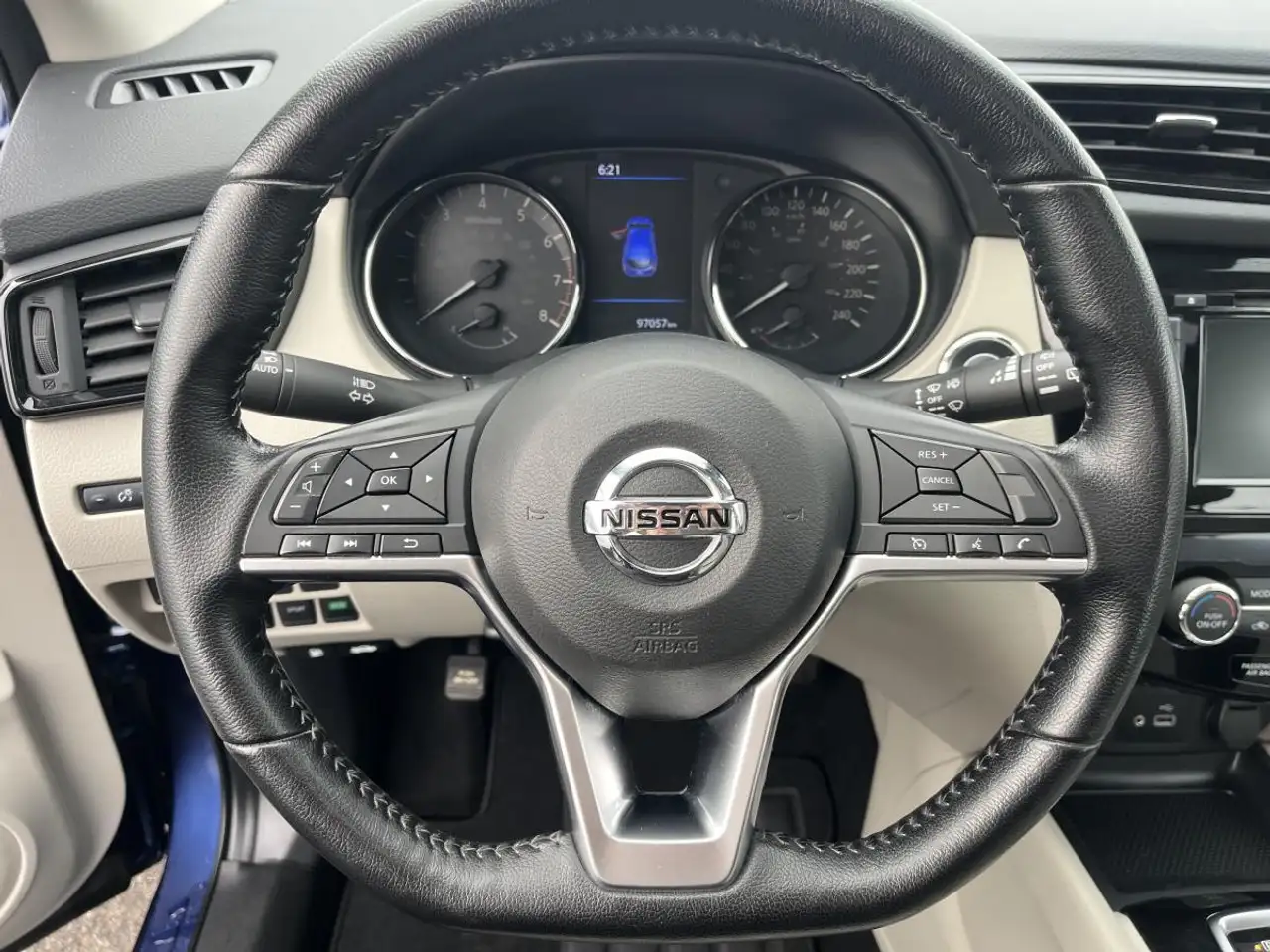 Nissan Qashqai снимка Nissan Qashqai