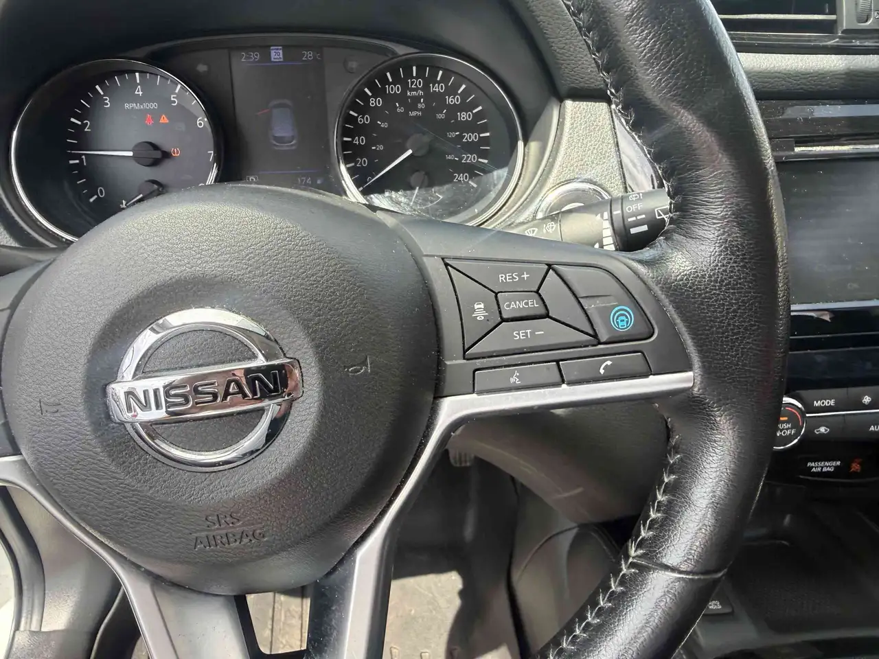 Nissan Qashqai снимка Nissan Qashqai
