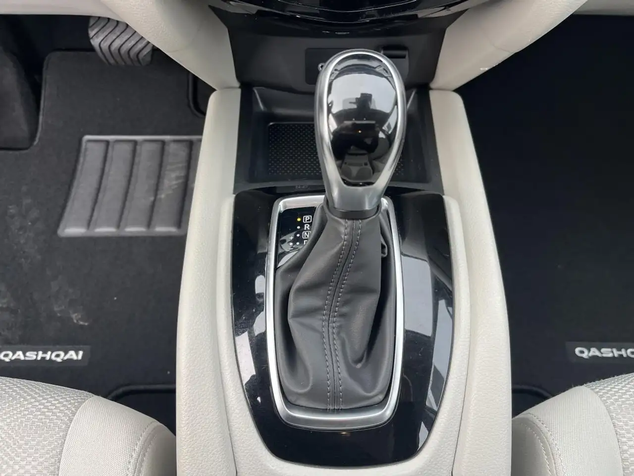 Nissan Qashqai снимка Nissan Qashqai
