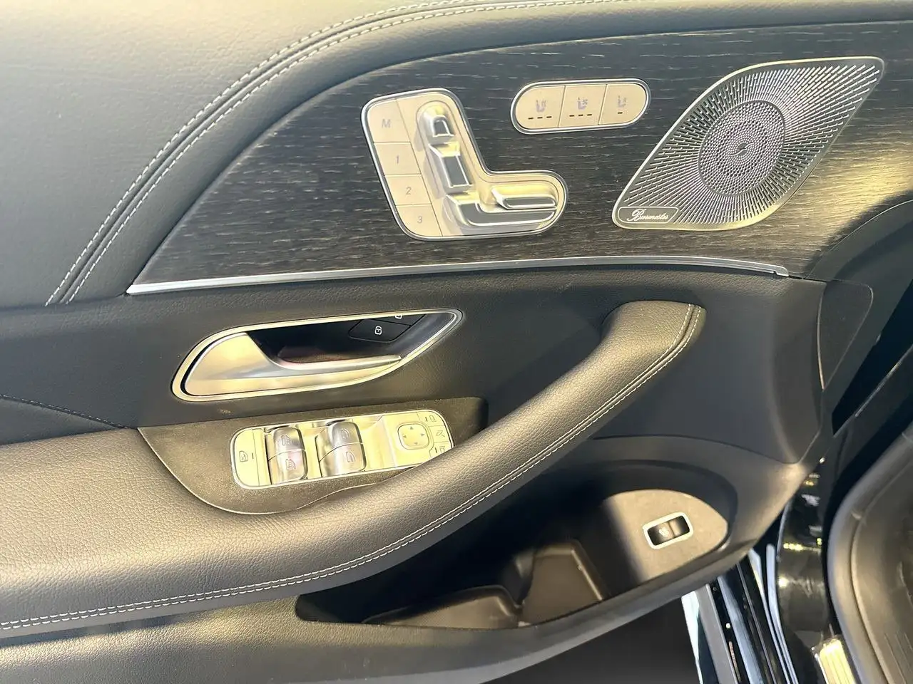 Mercedes-Benz GLE снимка Mercedes-Benz GLE