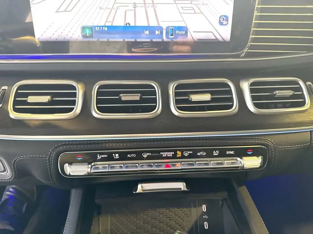 Mercedes-Benz GLE снимка Mercedes-Benz GLE