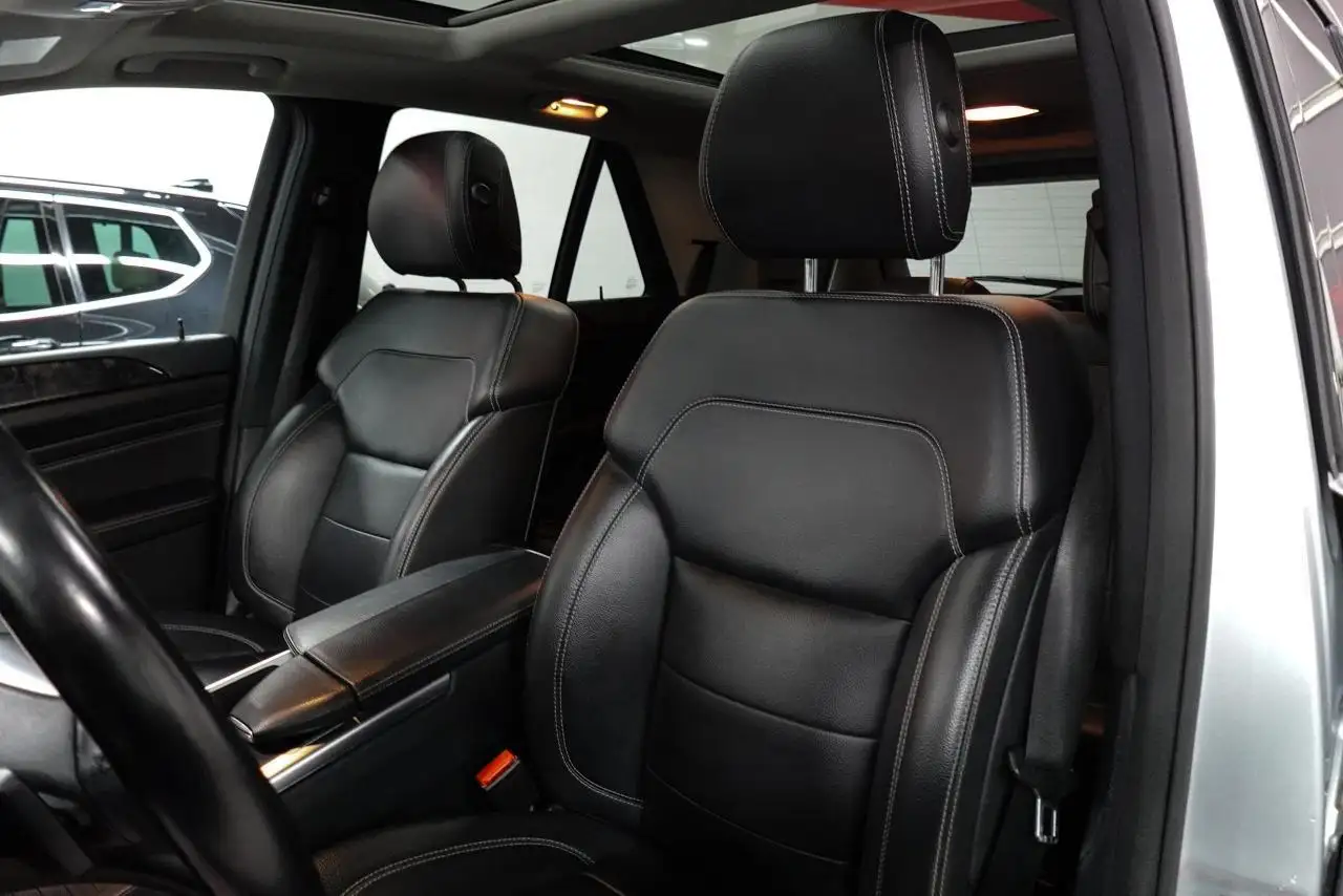 Mercedes-Benz M-Class photo Mercedes-Benz M-Class