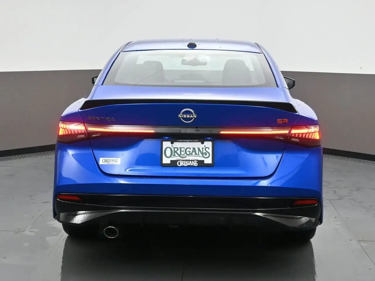 Nissan Sentra снимка Nissan Sentra