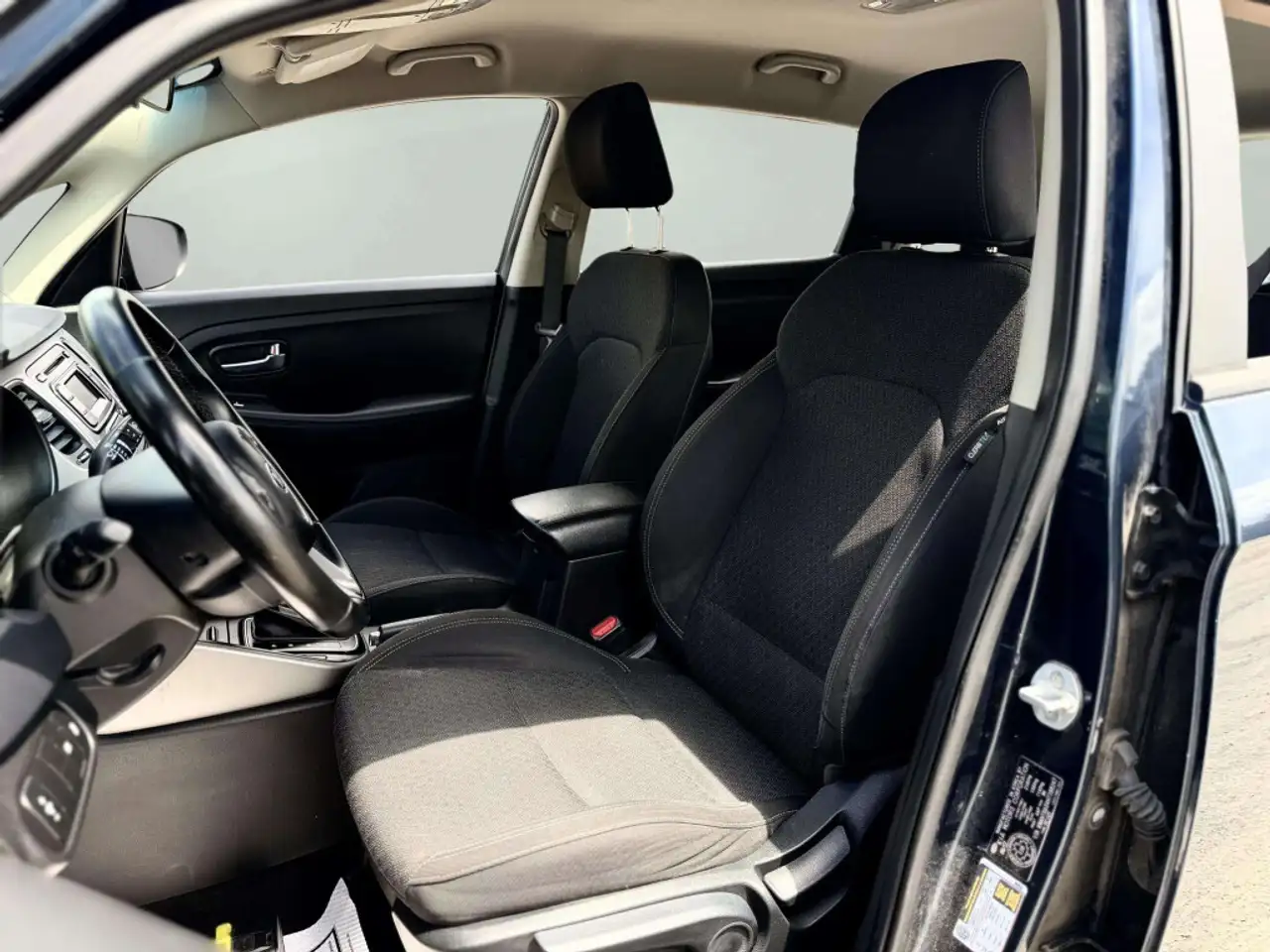 Kia Rondo photo Kia Rondo