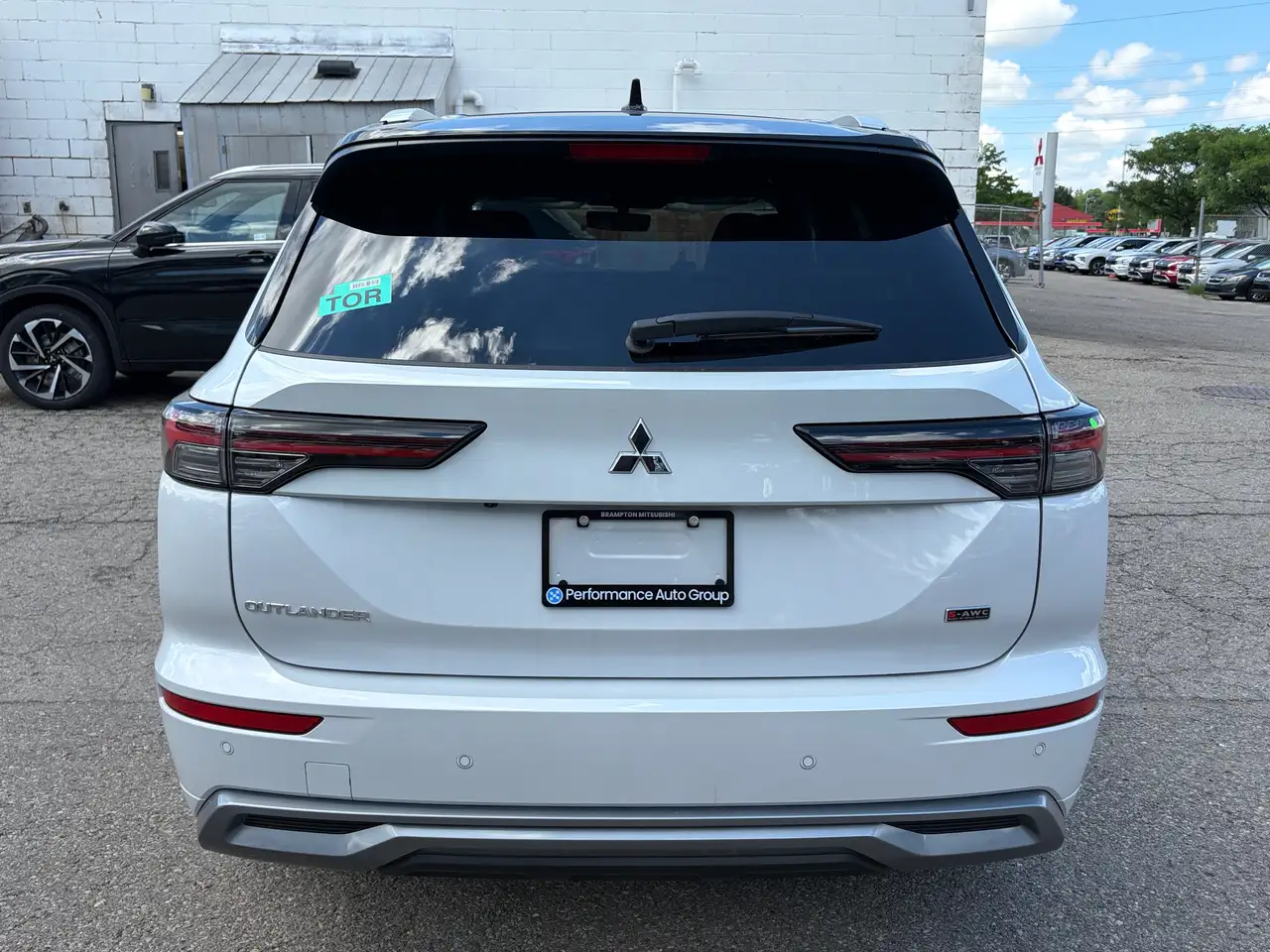 Mitsubishi Outlander photo Mitsubishi Outlander
