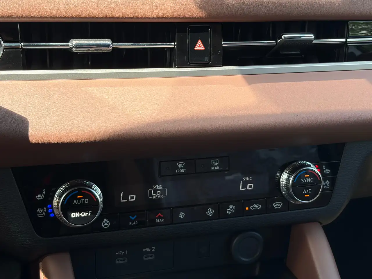 Mitsubishi Outlander photo Mitsubishi Outlander