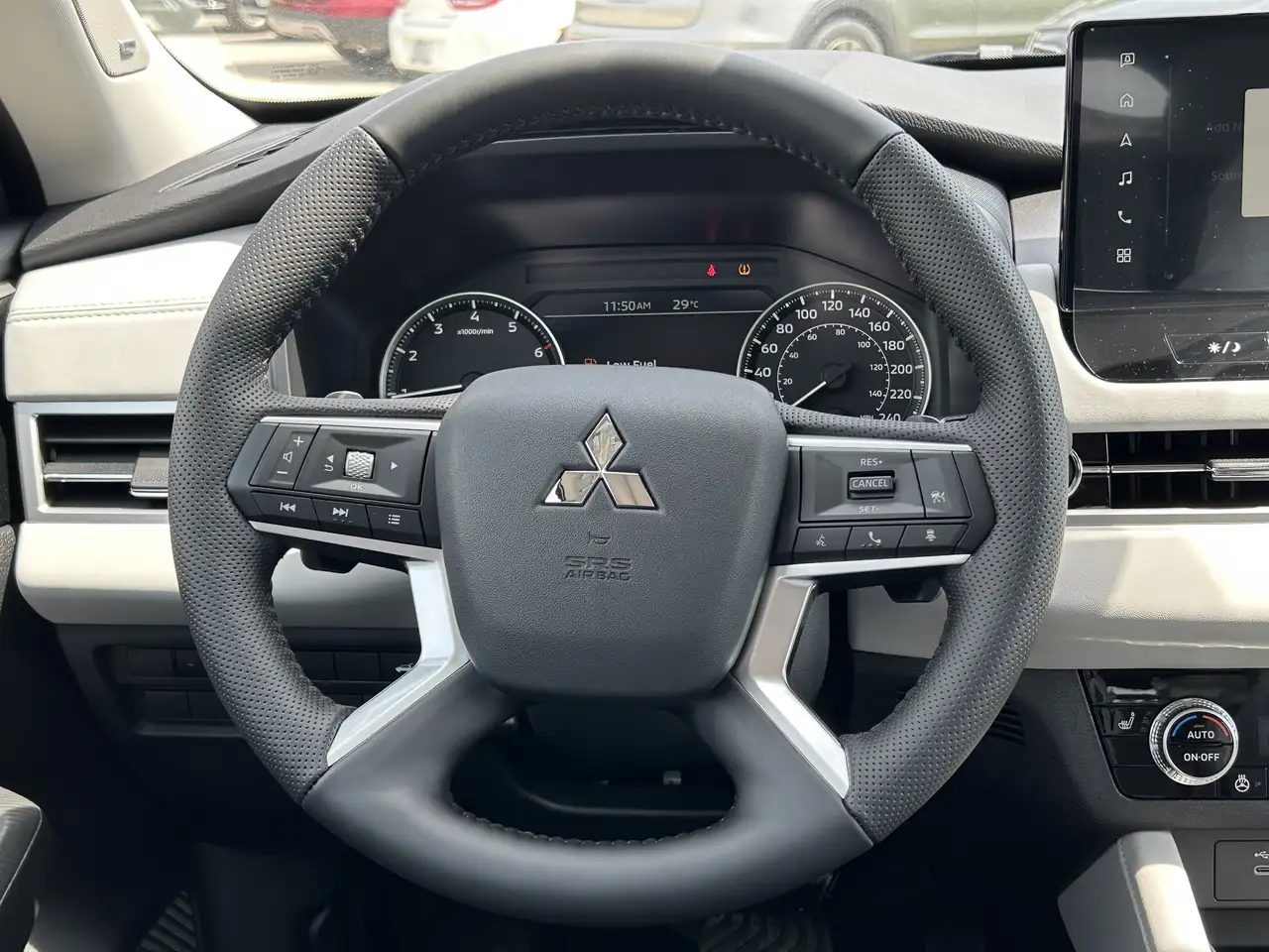 Mitsubishi Outlander снимка Mitsubishi Outlander