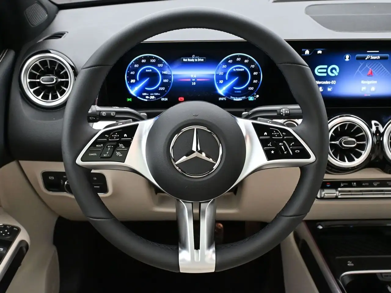 Mercedes-Benz EQB снимка Mercedes-Benz EQB