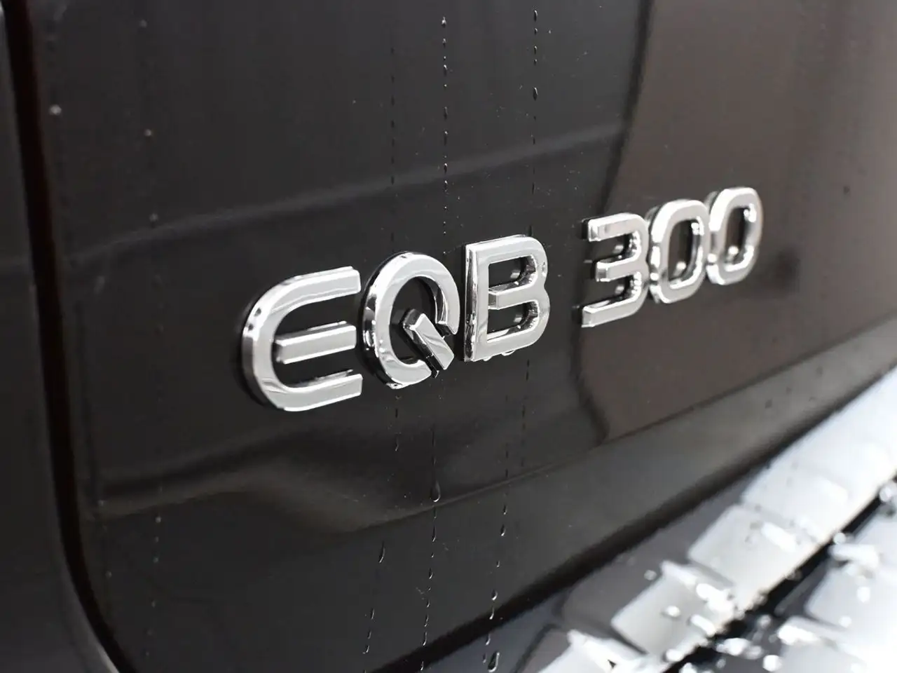 Mercedes-Benz EQB снимка Mercedes-Benz EQB