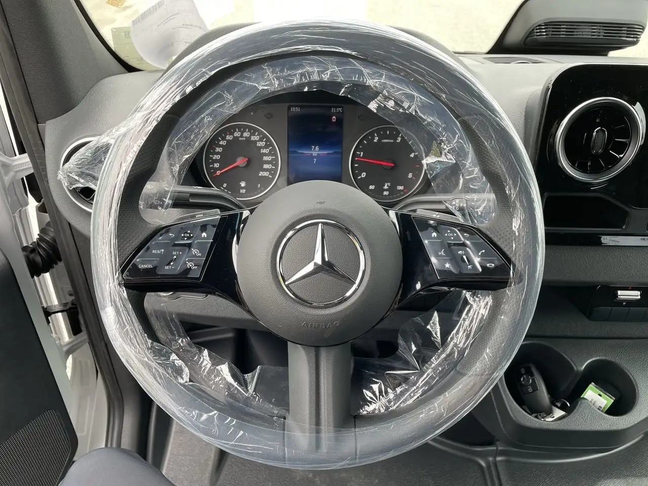 Mercedes-Benz Sprinter снимка Mercedes-Benz Sprinter