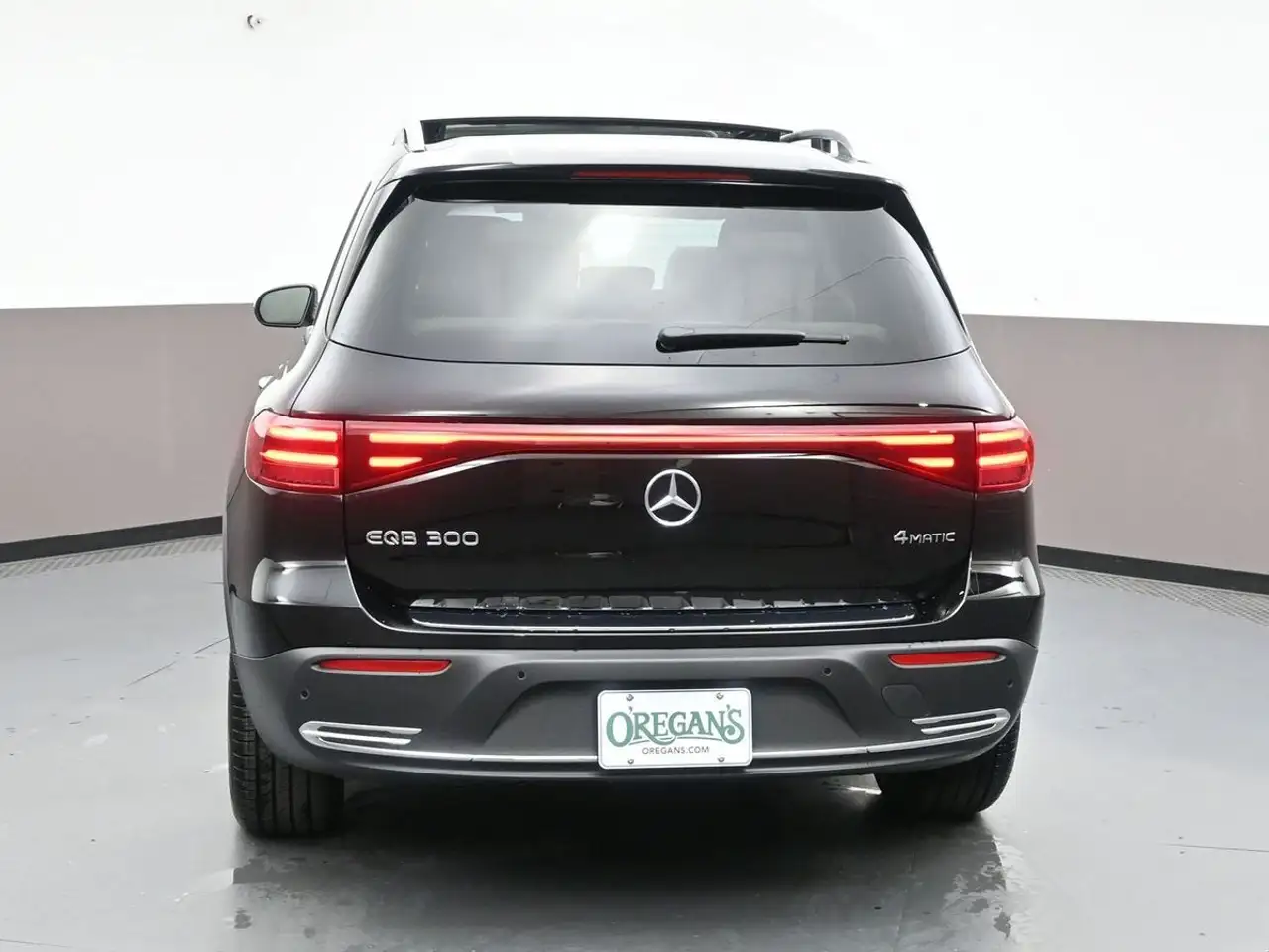 Mercedes-Benz EQB снимка Mercedes-Benz EQB