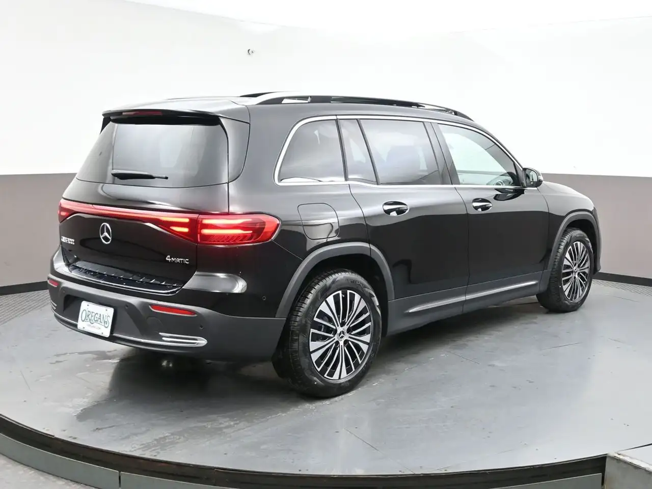 Mercedes-Benz EQB снимка Mercedes-Benz EQB