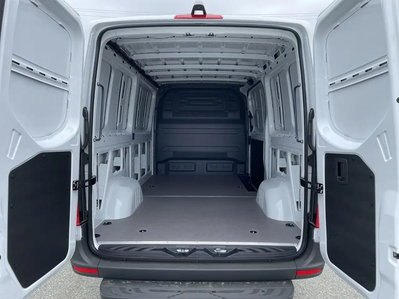 Mercedes-Benz Sprinter снимка Mercedes-Benz Sprinter