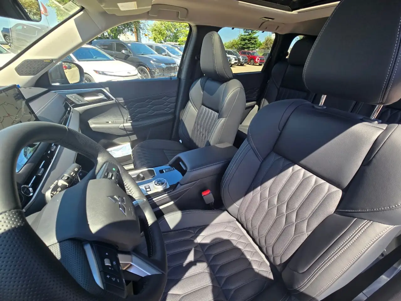 Mitsubishi Outlander photo Mitsubishi Outlander