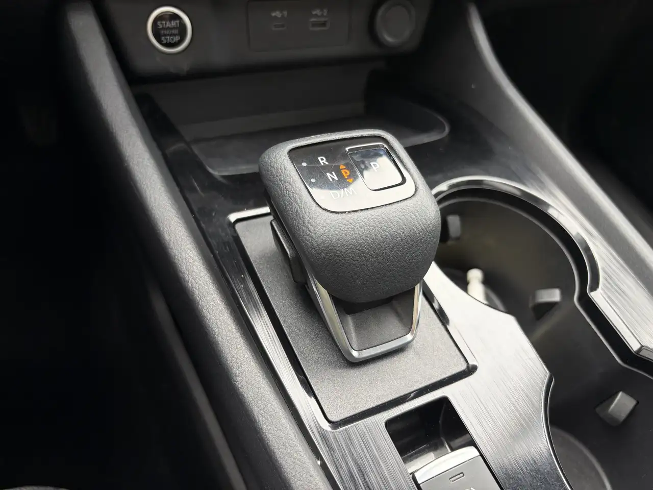 Nissan Rogue fotografie Nissan Rogue