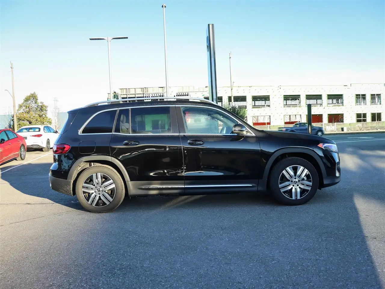 Mercedes-Benz EQB снимка Mercedes-Benz EQB