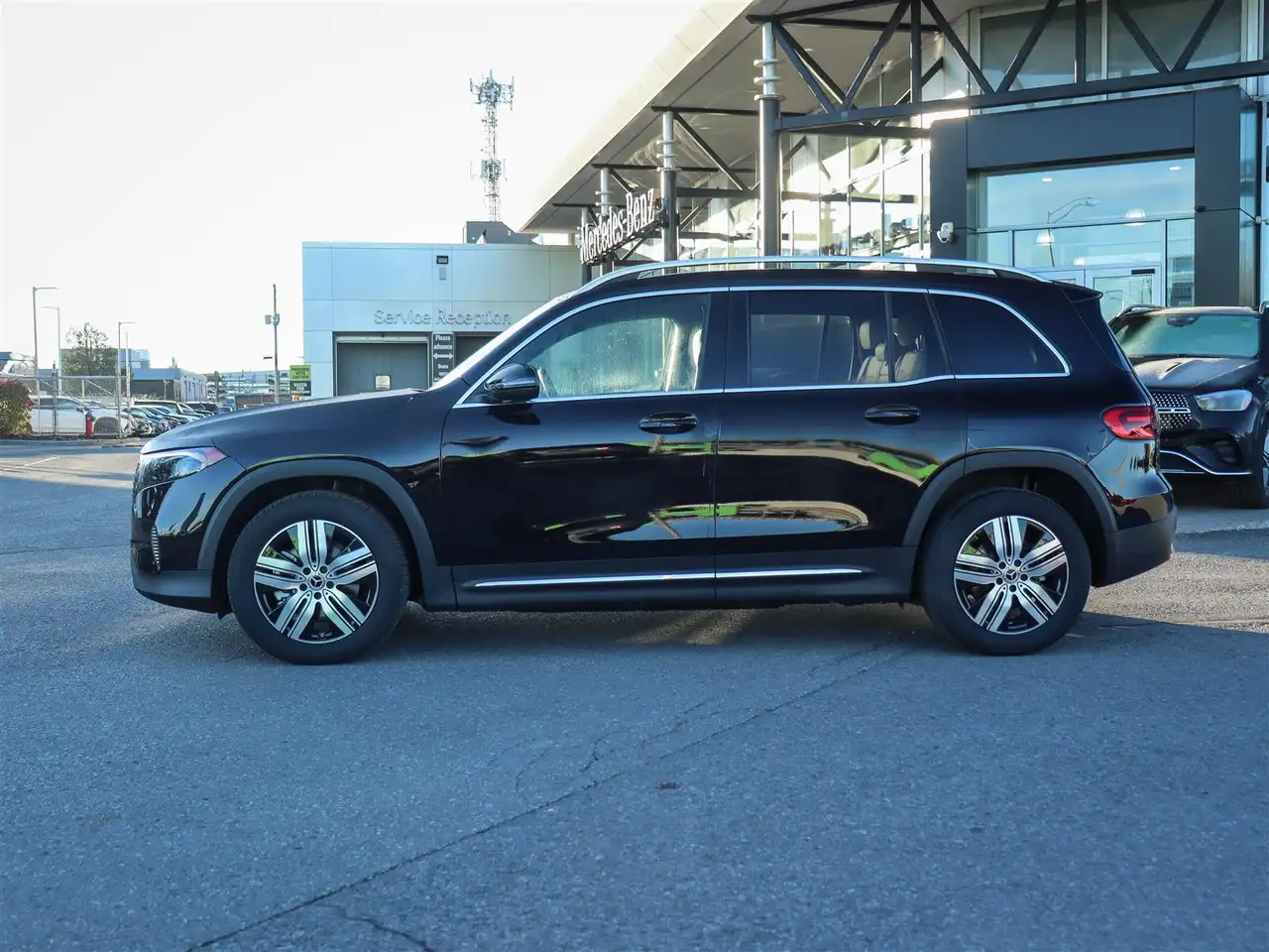 Mercedes-Benz EQB снимка Mercedes-Benz EQB
