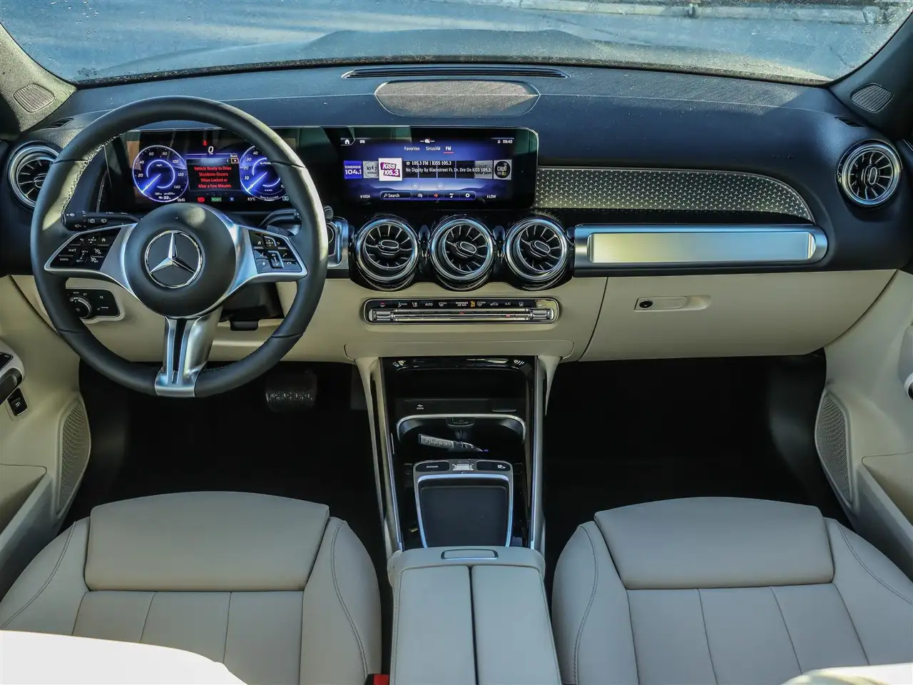 Mercedes-Benz EQB снимка Mercedes-Benz EQB