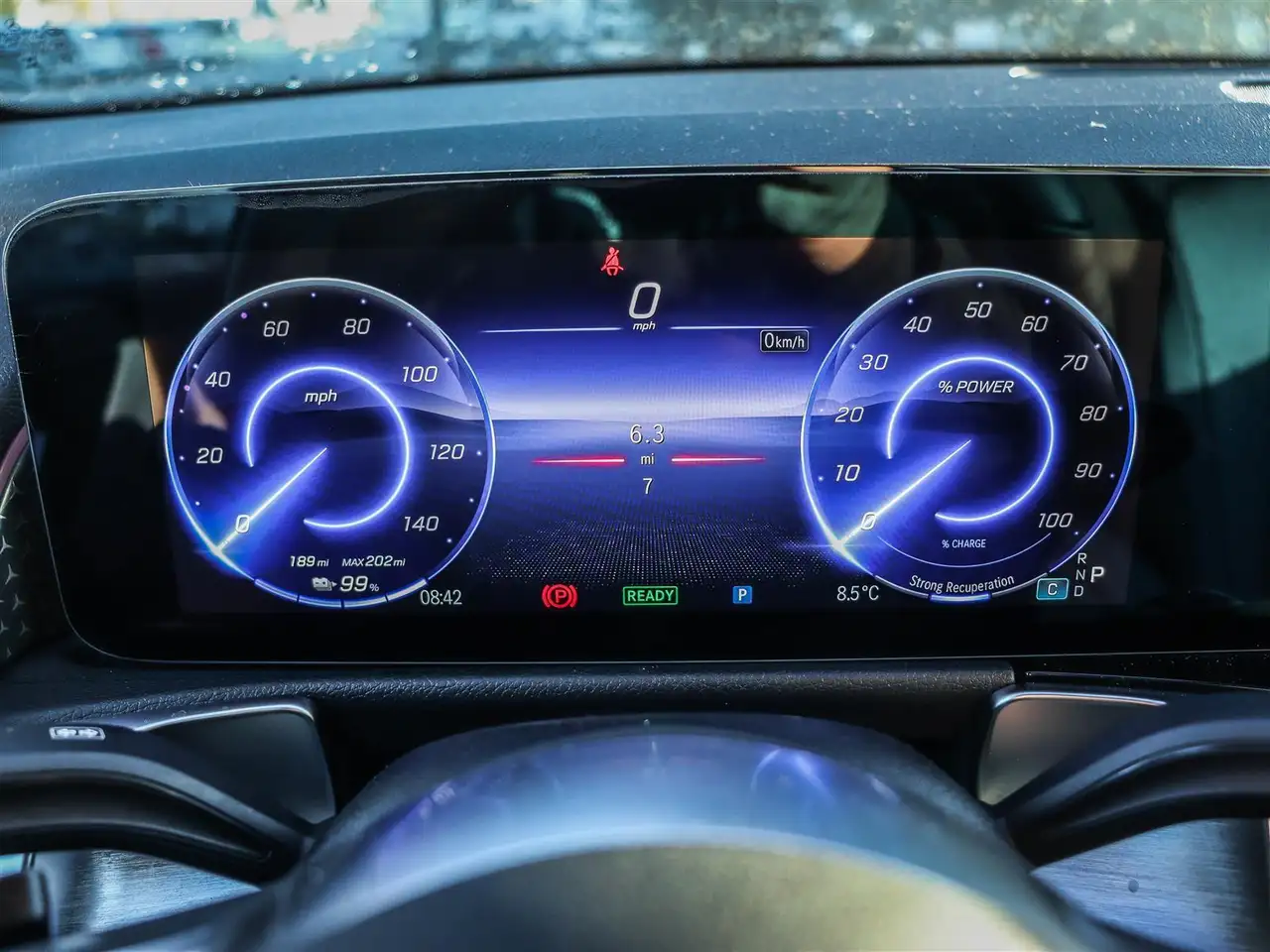 Mercedes-Benz EQB снимка Mercedes-Benz EQB