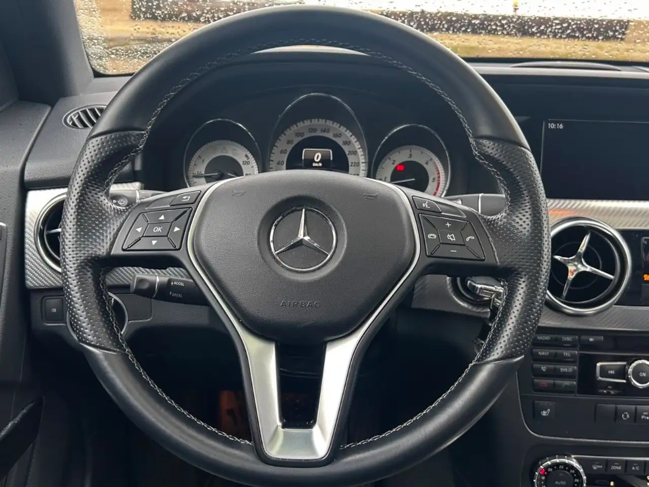 Mercedes-Benz GLK-Class снимка Mercedes-Benz GLK-Class