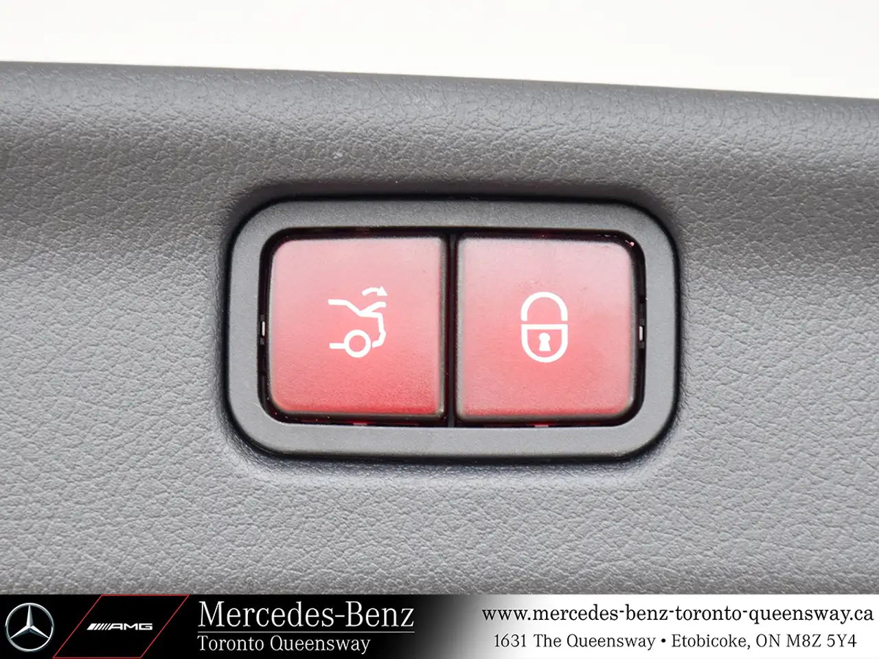Mercedes-Benz C-Class снимка Mercedes-Benz C-Class